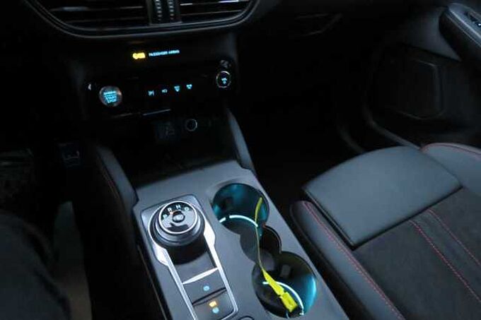 Ford Kuga 2.5 PHEV ST-Line X -30%Pano AHK