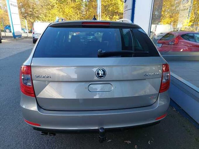 SKODA Superb 4x4 Elegance AHK NAVI