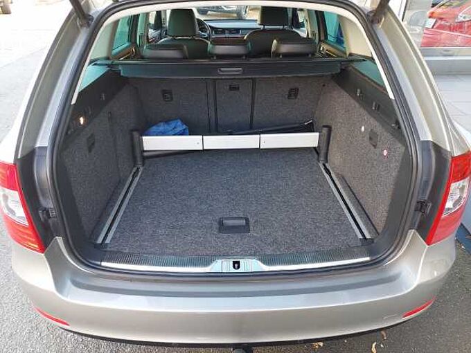 SKODA Superb 4x4 Elegance AHK NAVI