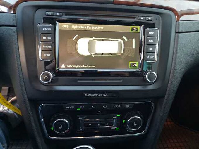 SKODA Superb 4x4 Elegance AHK NAVI