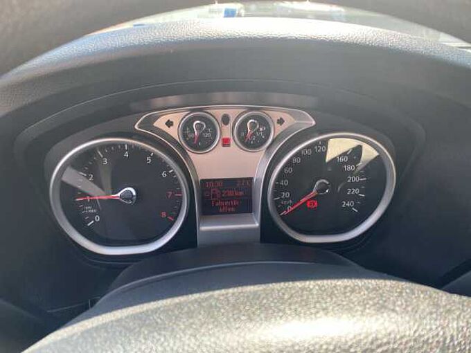Ford Focus 1.6i Turnier AHK