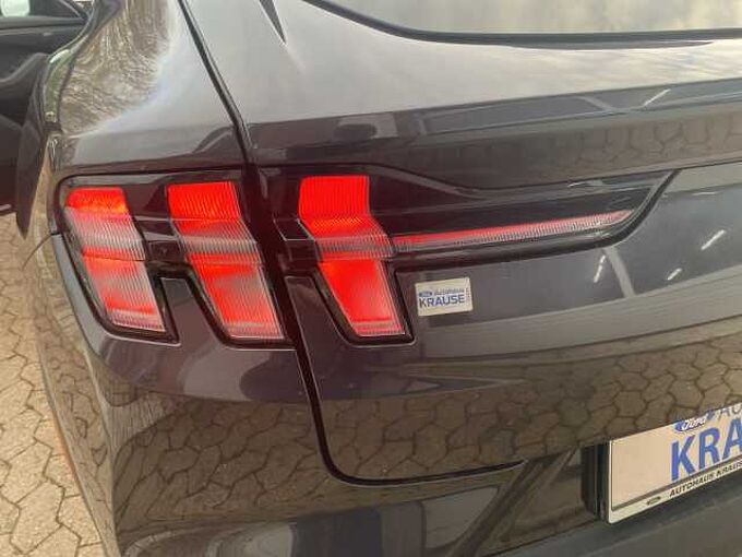 Ford Mustang MACH-E Extended Range Pano Technopak.