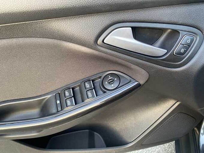 Ford Focus Titanium Automatic Neuer Motor