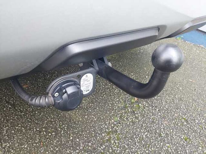 Mitsubishi Eclipse Cross Plug-in Hybrid 4x4 Plug-in Hybrid AHK 1. Hand