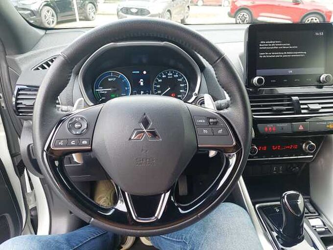 Mitsubishi Eclipse Cross Plug-in Hybrid 4x4 Plug-in Hybrid AHK 1. Hand