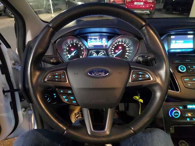 Ford Focus Turnier Business Klimaautom. LM