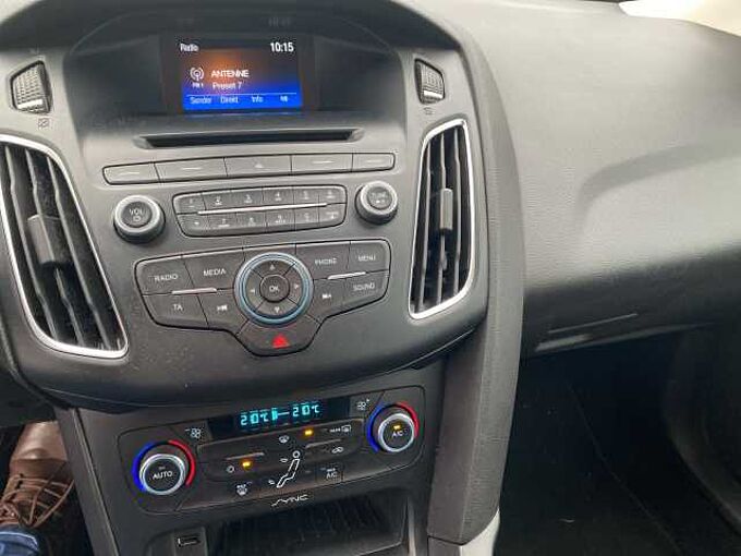 Ford Focus Turnier Business Klimaautom. LM