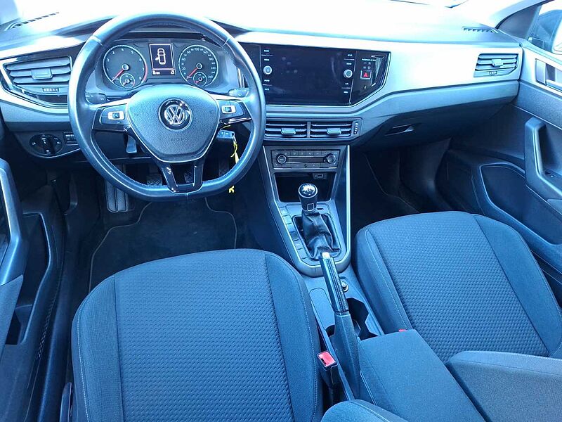 Volkswagen Polo VI 1.0 Comfortline