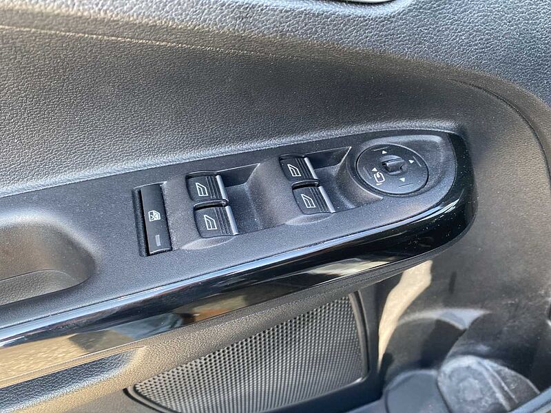 Ford B-MAX 1.6 Titanium Autom. Navi RFK 1.Hdn / 59TKM