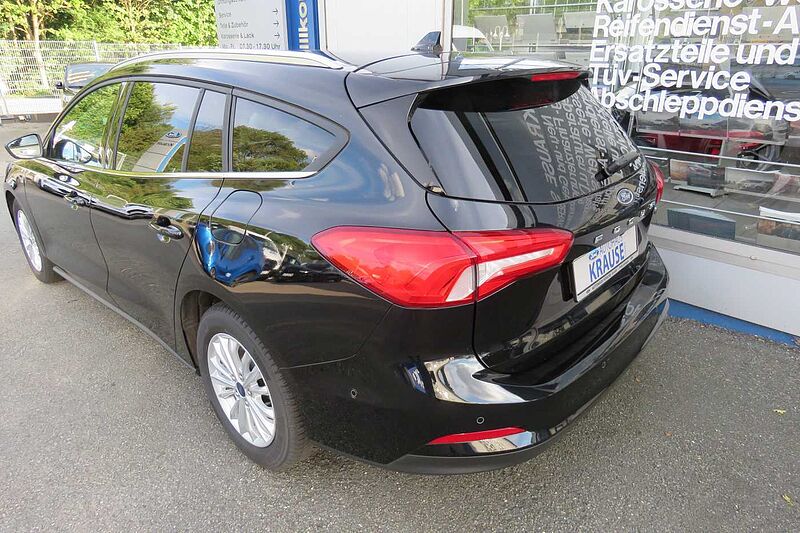 Ford Focus Turnier Titanium Hybrid Navi LED