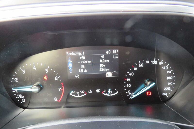 Ford Focus Turnier Titanium Hybrid Navi LED