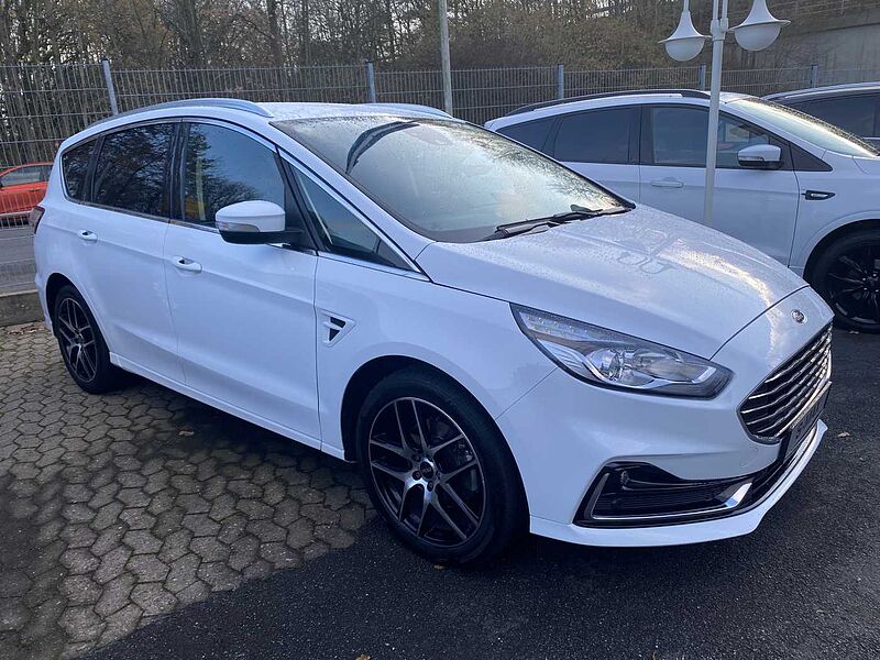 Ford S-MAX Titanium TDCI 7-Sitzer 1. Hdn.