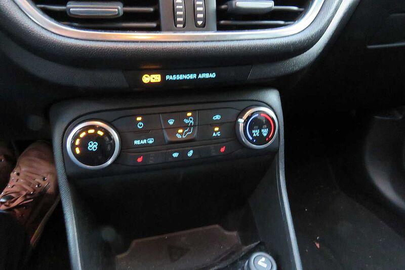 Ford Fiesta Cool&Connect  Navi Wipa