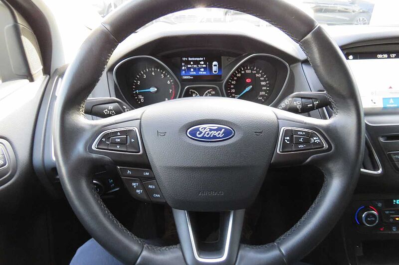 Ford Focus Turnier Titanium Navi AHK 85TKM