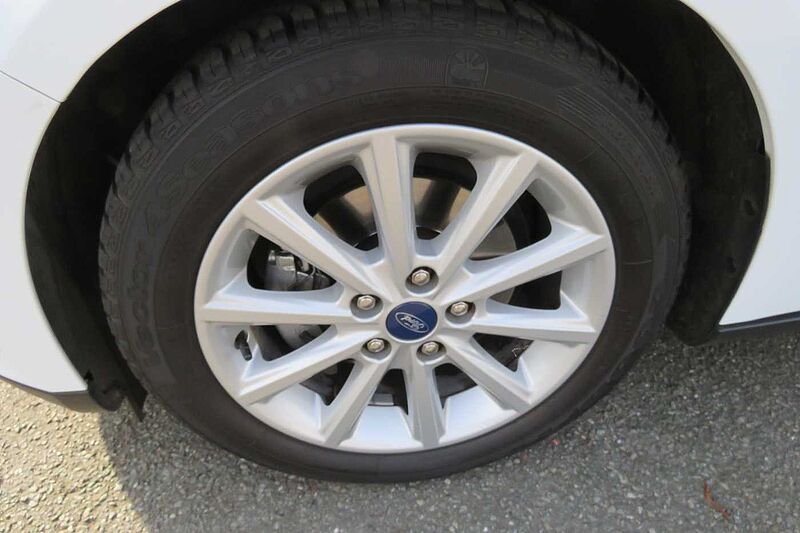 Ford Focus Turnier Titanium Navi AHK 85TKM