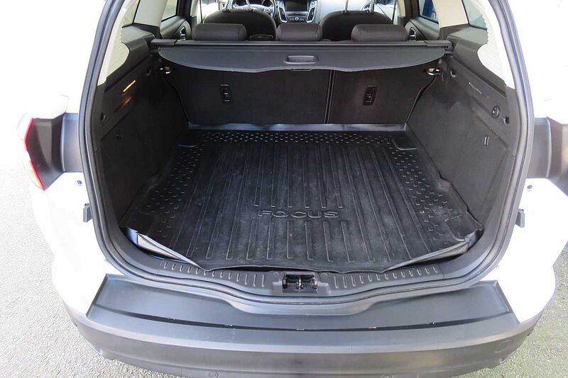 Ford Focus Turnier Titanium Navi AHK 85TKM