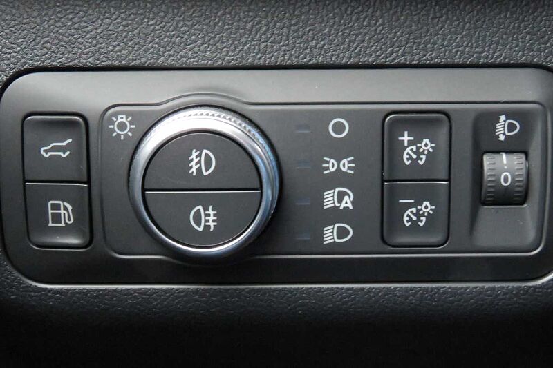 Ford Kuga 2.5 PlugIn Hybrid TITANIUM X AHK Navi