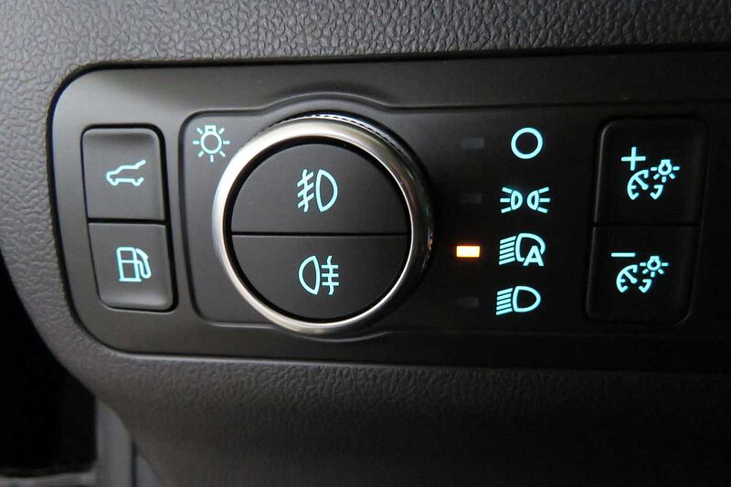 Ford Kuga 2.5 PlugIn Hybrid TITANIUM X AHK Navi