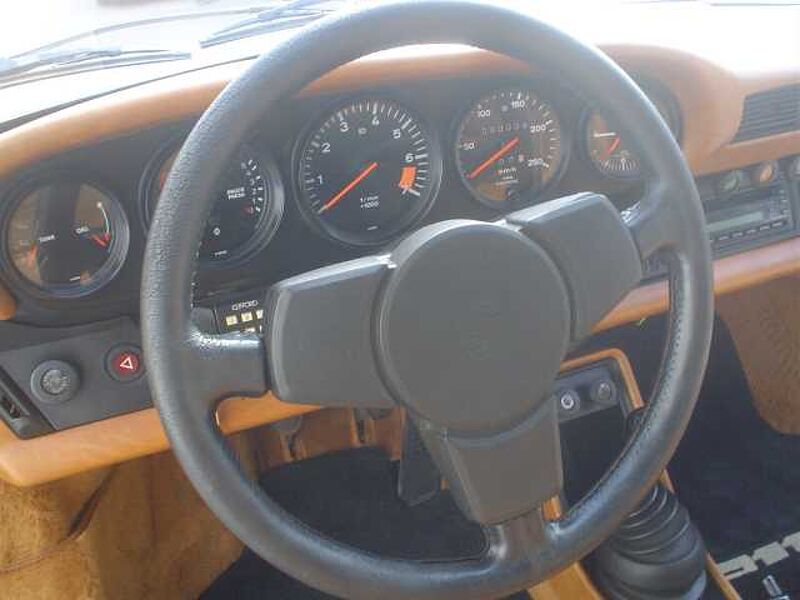 Porsche Verkauft : 911 SC Targa 3.0 Klima / Motor NEU