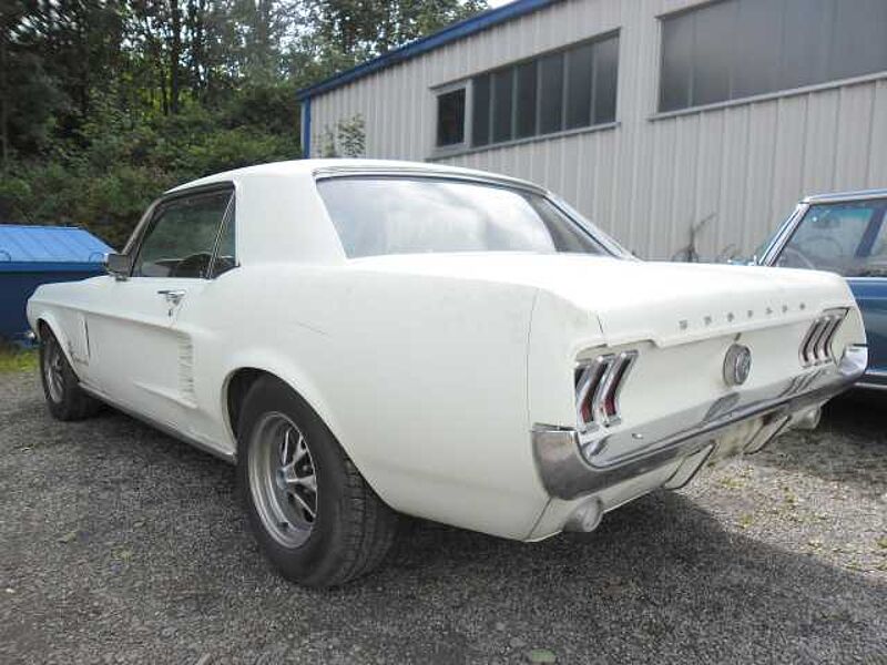 Ford Verkauft : Mustang Coupe V8 Automatic