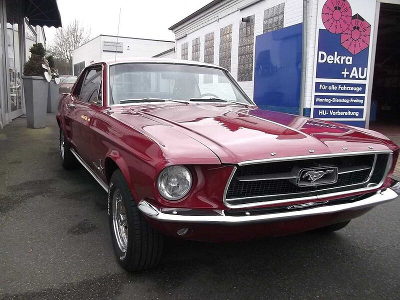 Ford Verkauft : Mustang Coupe V8 1967 Automatic/neuer Motor