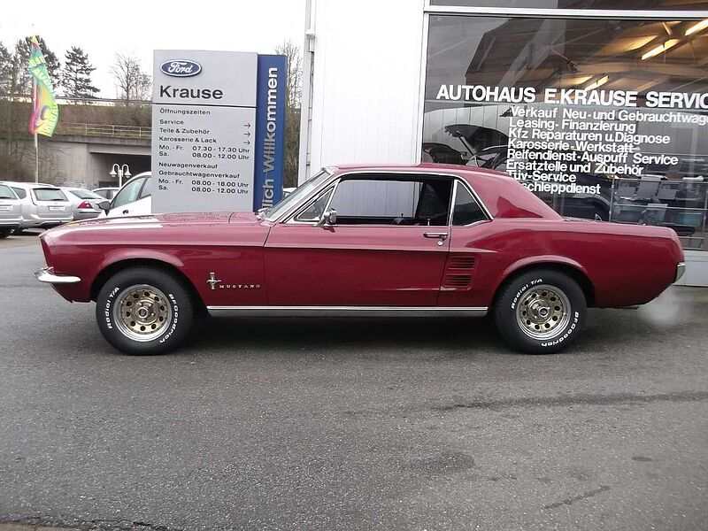 Ford Verkauft : Mustang Coupe V8 1967 Automatic/neuer Motor