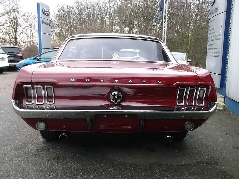 Ford Verkauft : Mustang Coupe V8 1967 Automatic/neuer Motor