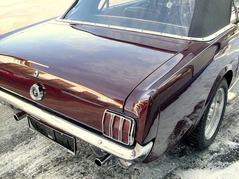 Ford Verkauft : Mustang V8 Cabrio 1965 / elektr. Dach, Ponyinterieur
