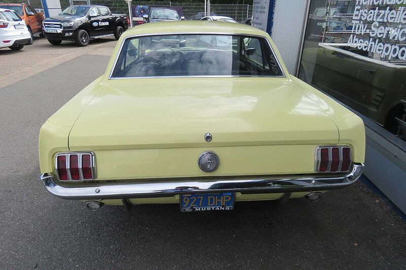 Ford Verkauft : Mustang Coupe 4.7 V8 Automatic