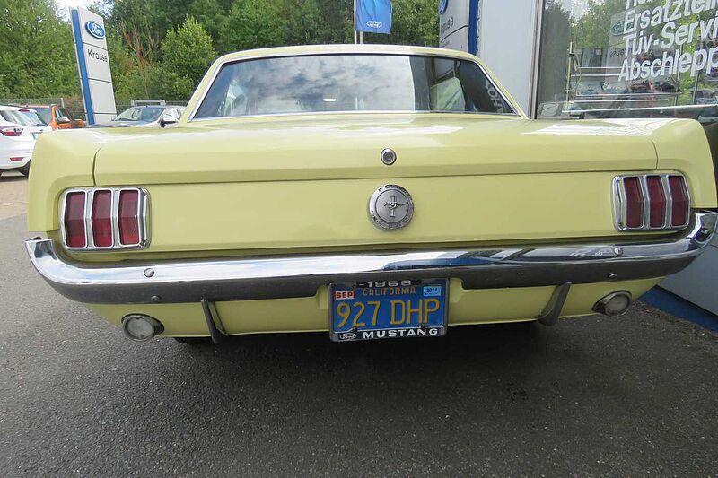 Ford Verkauft : Mustang Coupe 4.7 V8 Automatic