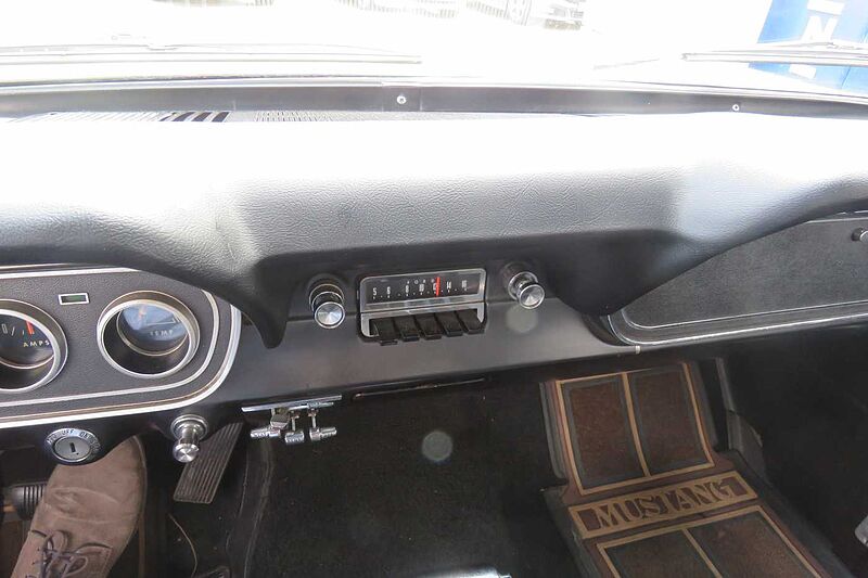 Ford Verkauft : Mustang Coupe 4.7 V8 Automatic