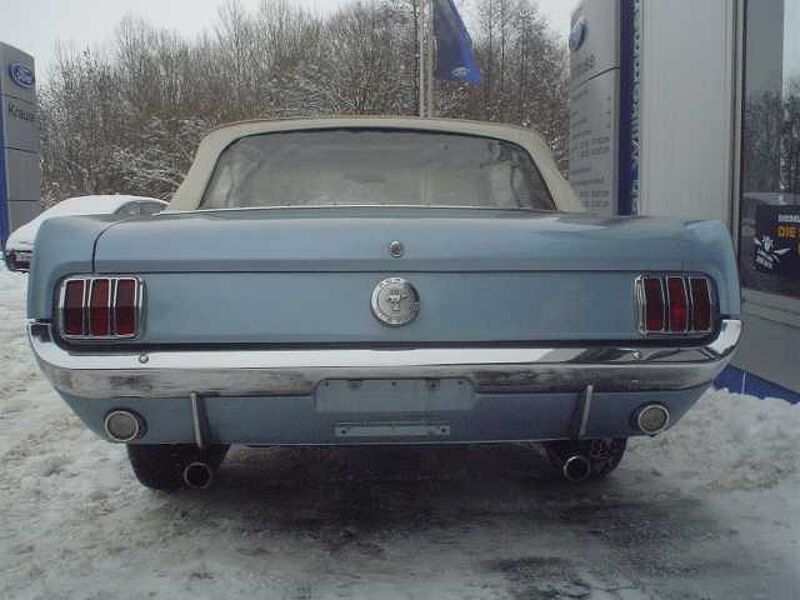 Ford Verkauft : Mustang Cabrio V8 1966 elektr. Verdeck, 4-fach Vergaser