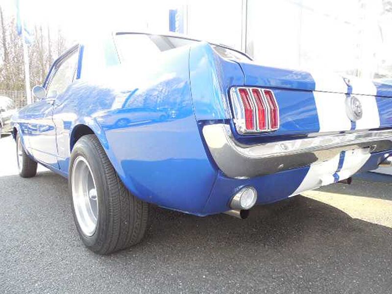 Ford Verkauft : Mustang V8 Coupe 1966 Automatic / Shelby Stripes