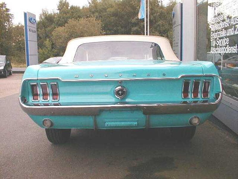 Ford Verkauft : Mustang Cabrio V8/1. Hdn. /elektr. Dach