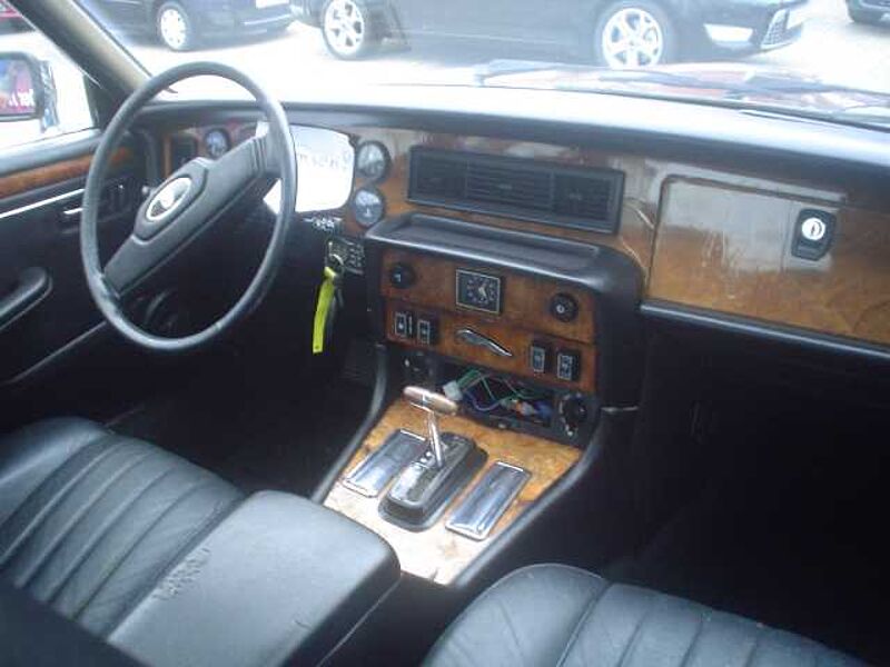 Jaguar Verkauft : Sovereign 5.3 V12 Lim. 4-türig/ Leder/ Automatic