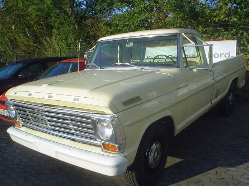 Ford Verkauft: Pickup F 250 V8 Custom Cab. / Klima