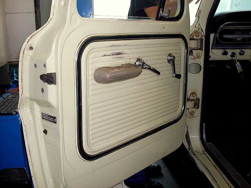 Ford Verkauft: Pickup F 250 V8 Custom Cab. / Klima