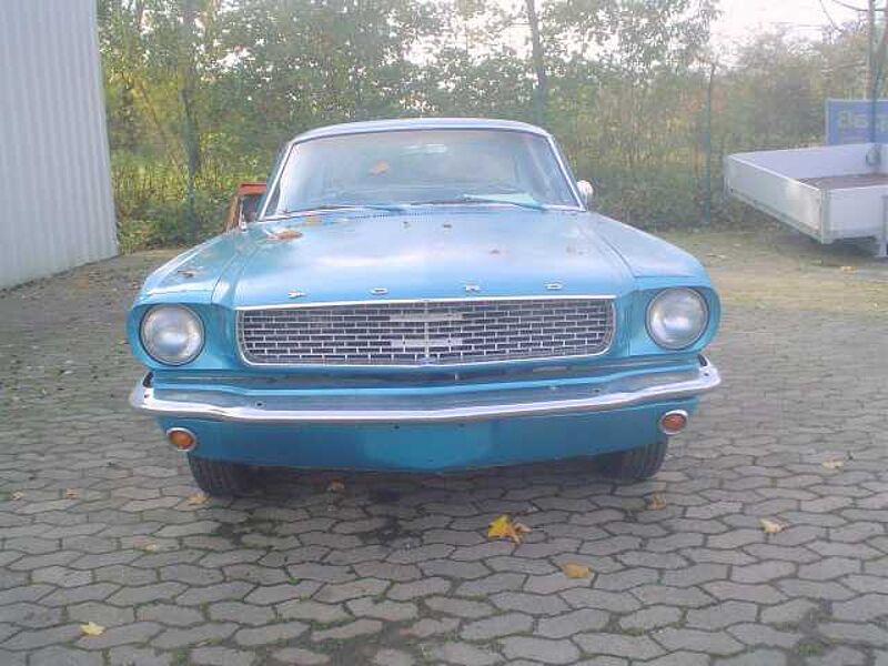 Ford Verkauft : Mustang V8 Automatic