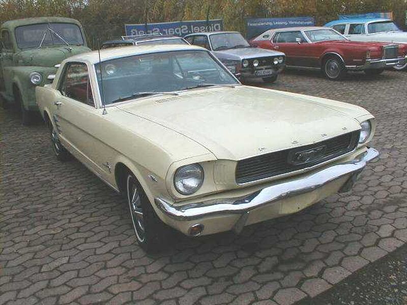 Ford Verkauft : Mustang Coupe V8 - 1966
