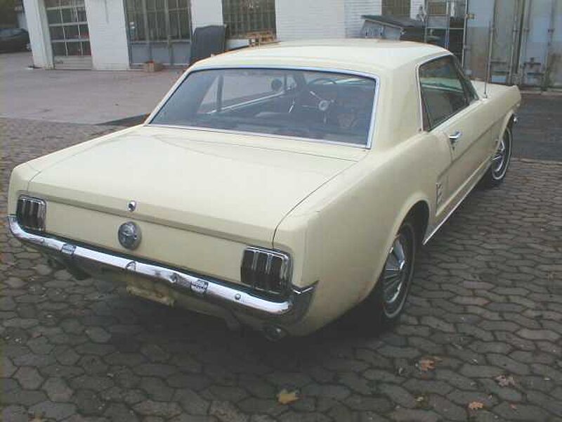 Ford Verkauft : Mustang Coupe V8 - 1966