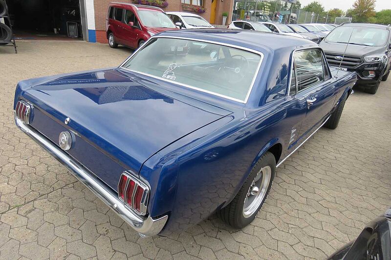 Ford Verkauft : Mustang Coupe V8 1966 Automatic/ Kalifornien