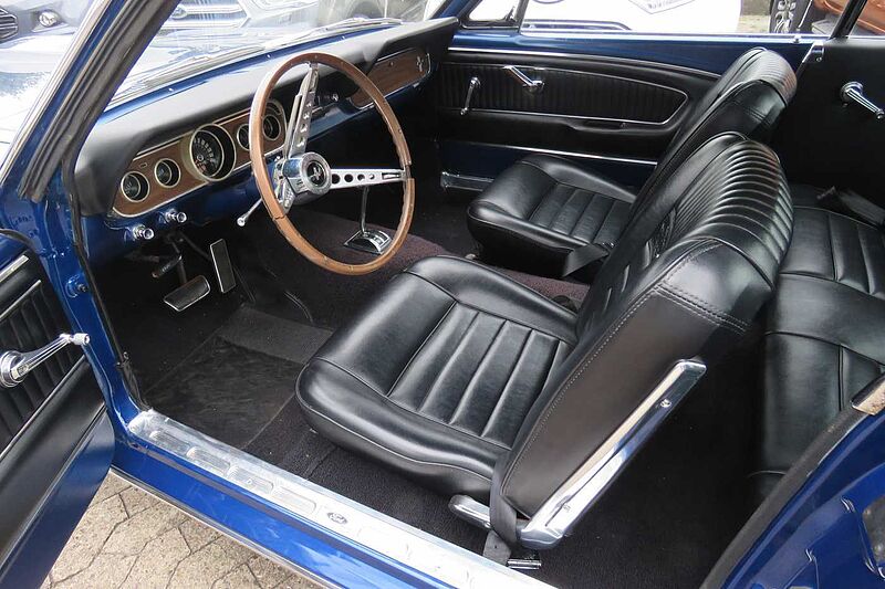 Ford Verkauft : Mustang Coupe V8 1966 Automatic/ Kalifornien
