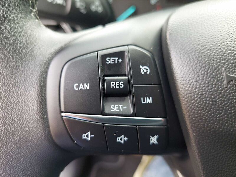 Ford Fiesta 1.1 TITANIUM Navigation RF-Kam.