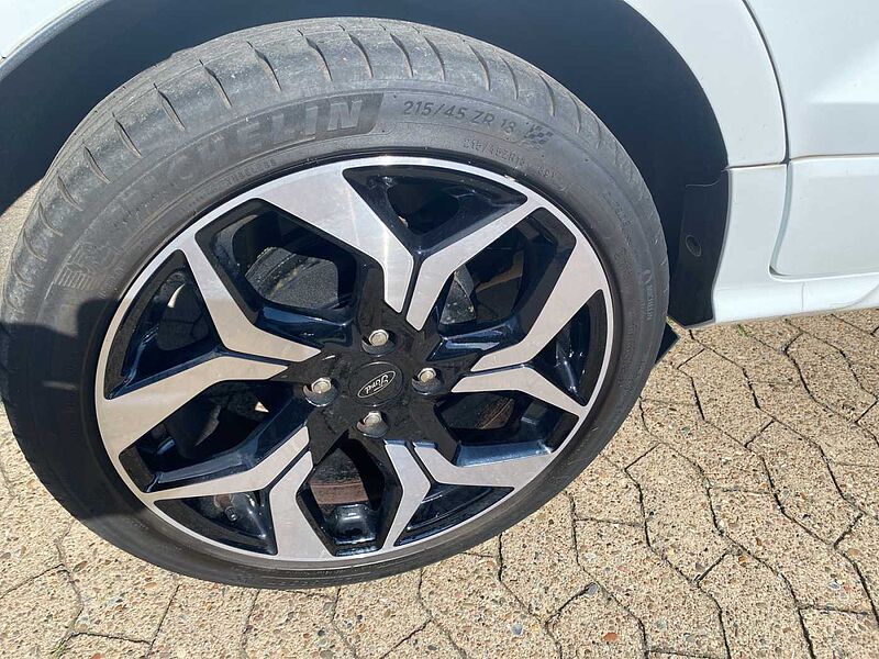 Ford EcoSport ST-Line B&O RFK Navi AHK