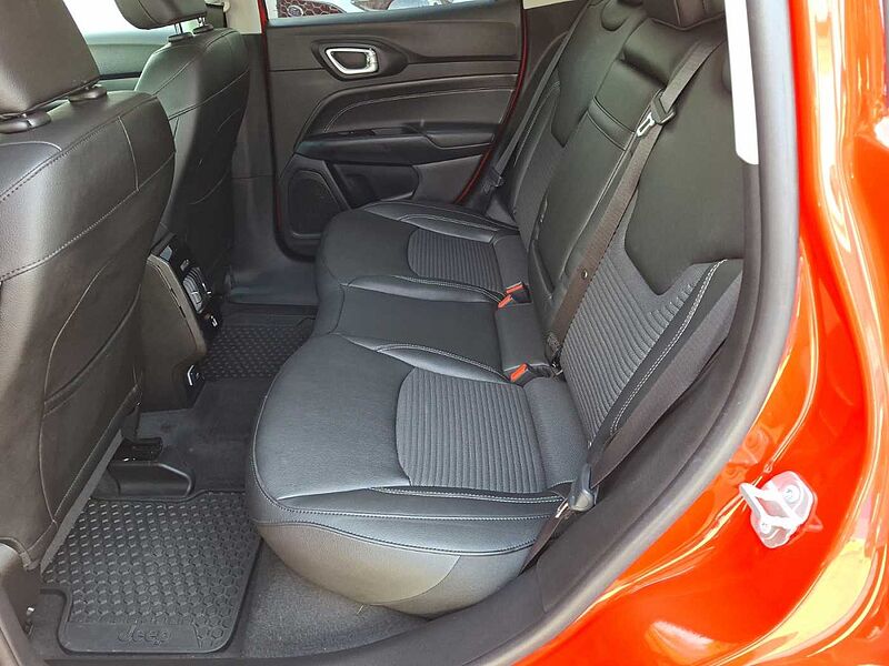 Jeep Compass 1.6 Multijet Night Eagle 1.Hd 28 tkm AHK