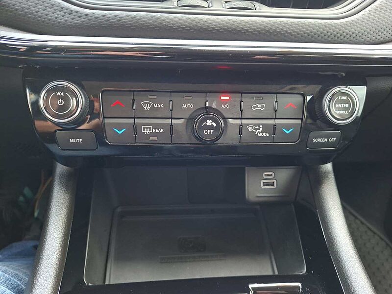 Jeep Compass 1.6 Multijet Night Eagle 1.Hd 28 tkm AHK