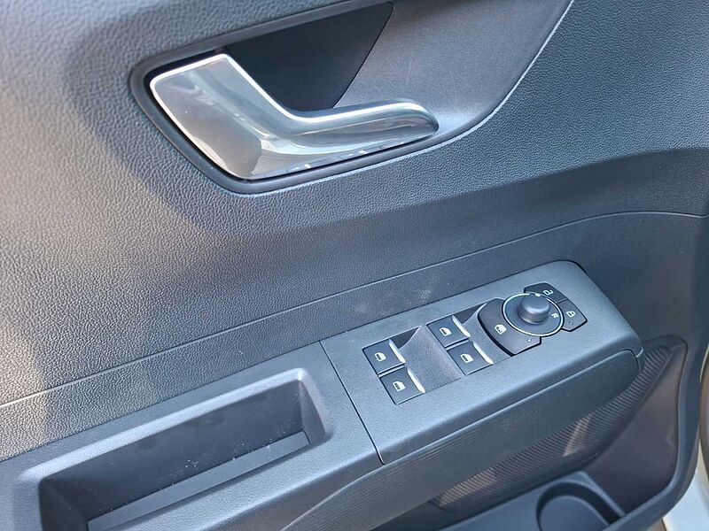 Ford Tourneo Courier Titanium Automatic