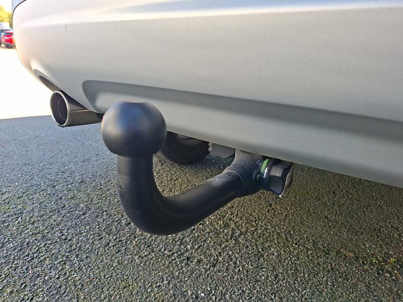 Ford Kuga 1.5 Titanium 1. Hdn. AHK