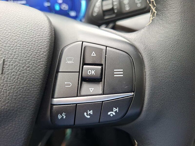 Ford Kuga Vignale PHEV 1. Hdn. 52 TKM B&O