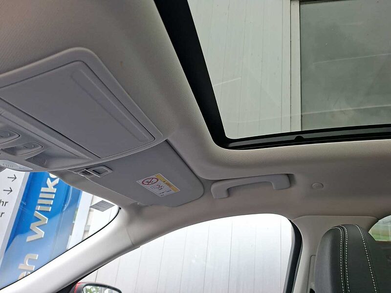 Ford Kuga Vignale PHEV 1. Hdn. 52 TKM B&O